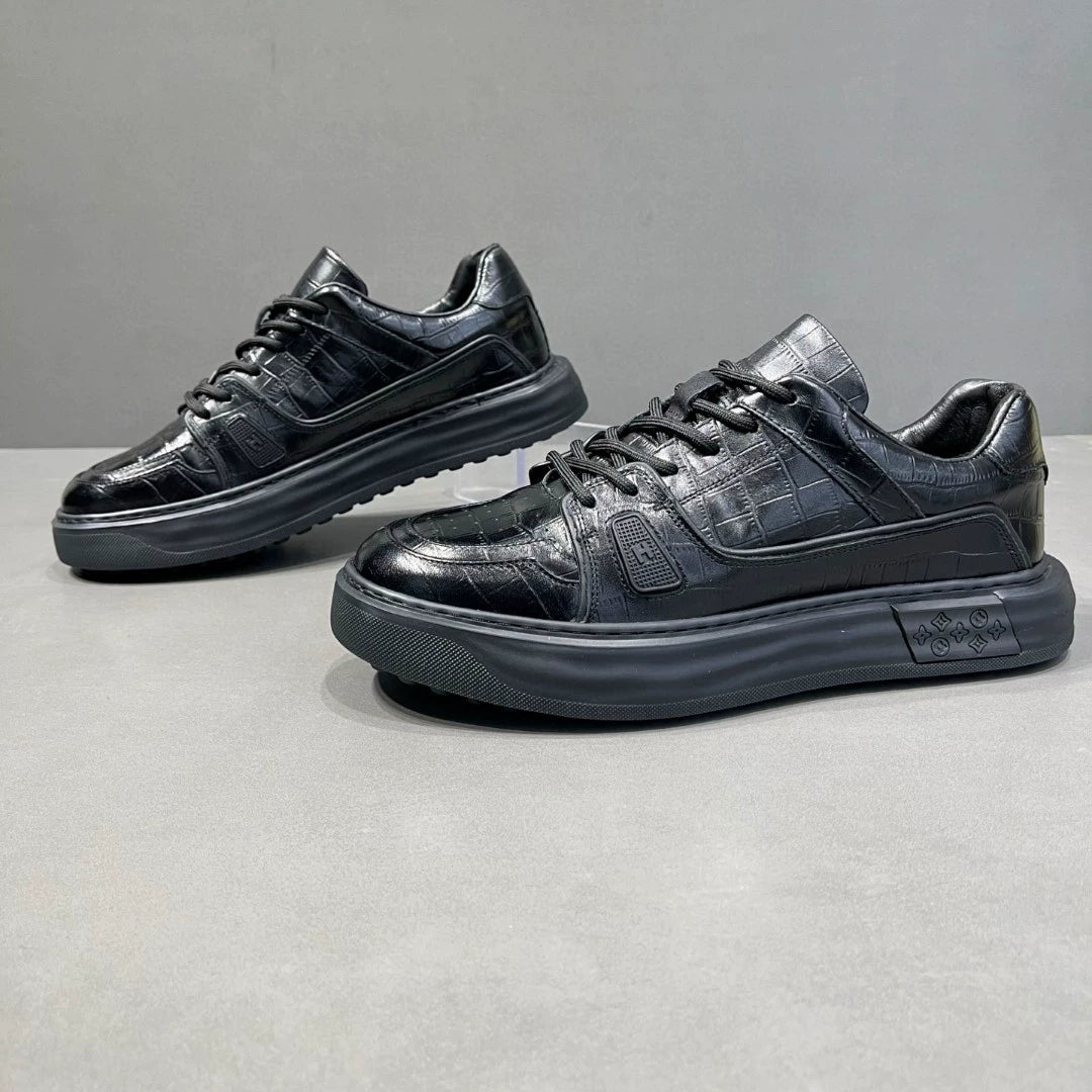 Fashionable and versatile sports casual low-top black sneakers