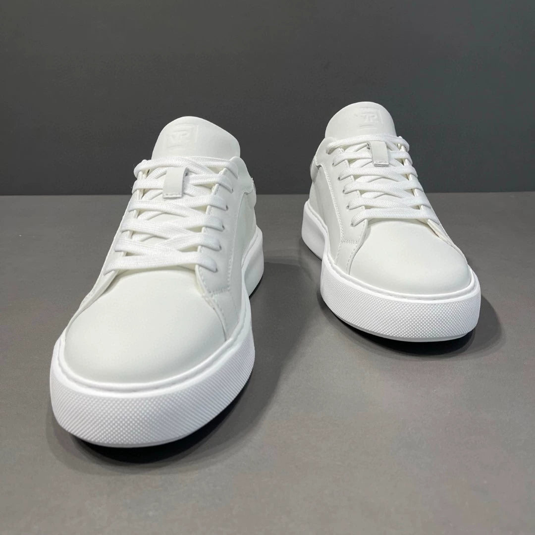 Men's casual white leather shoes