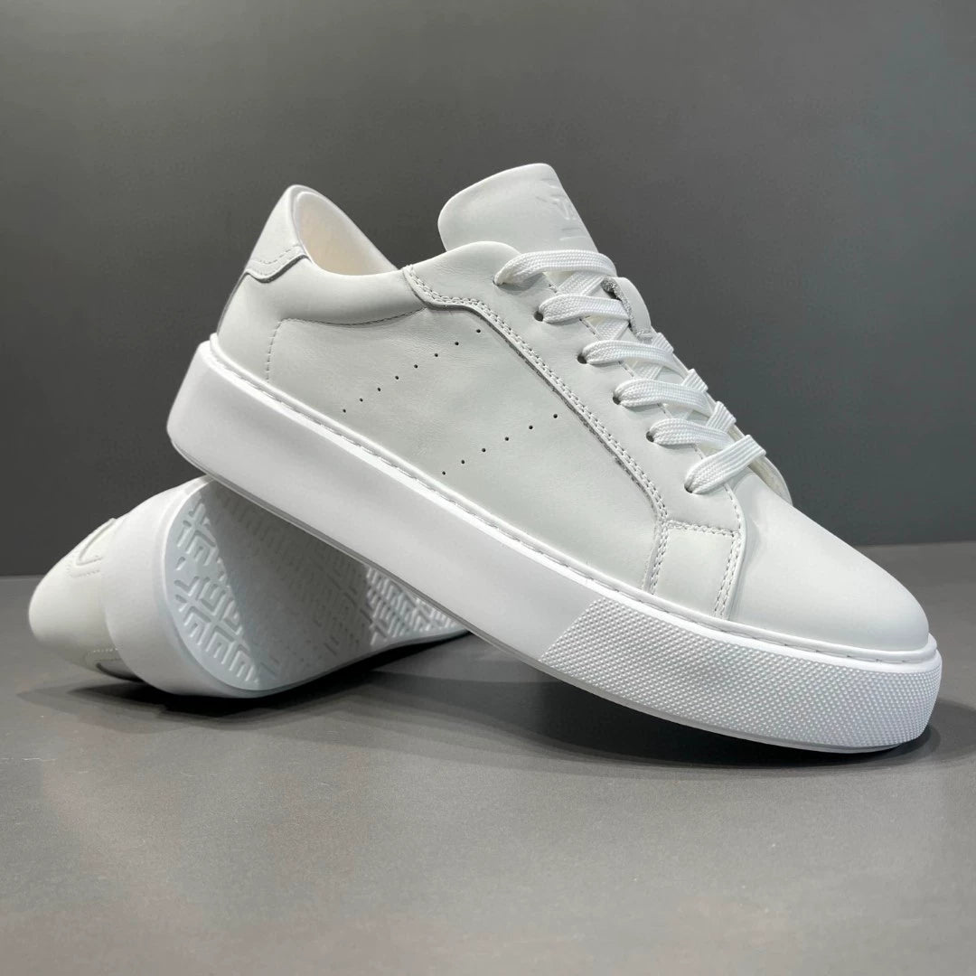 Men's casual white leather shoes